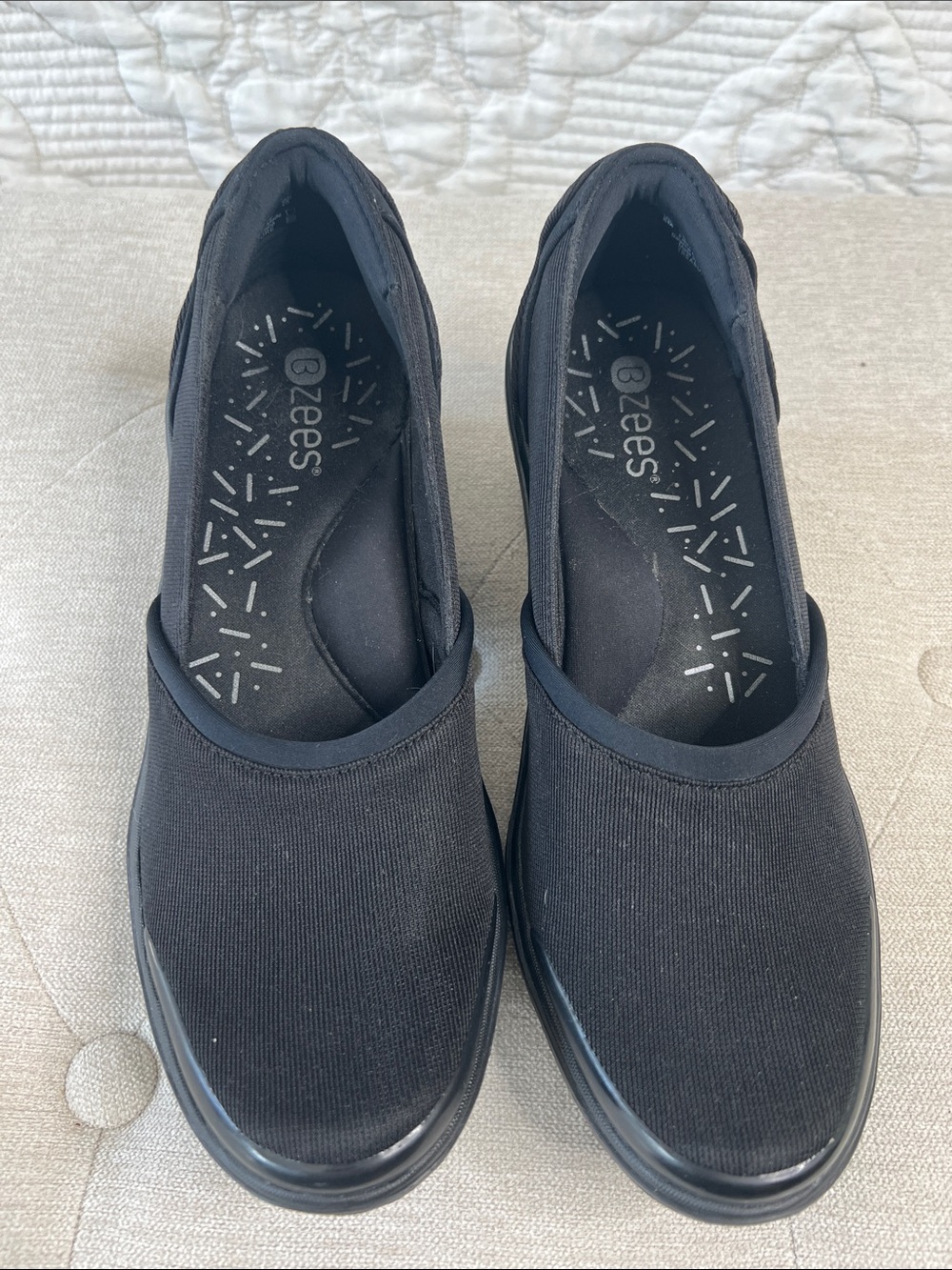 NWOT Bzees Treasure Slip On Casual Black Pumps Heels Comfort Shoes - Picture 4 of 9